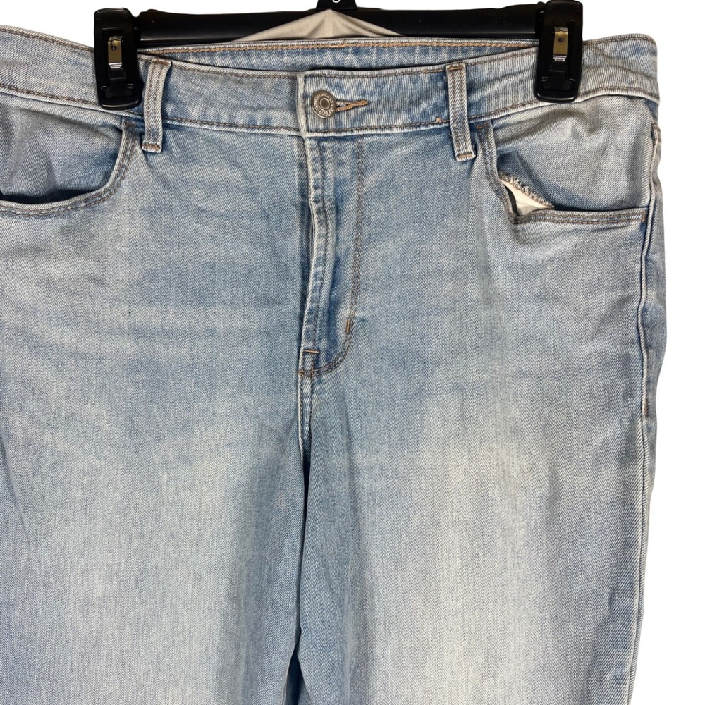 Old Navy Wow Straight Jeans Trendy High Rise Light Wash Denim Womens Size 12 - Picture 4 of 12